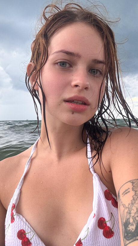 継娘オンリーファンズ ポルノ 画像