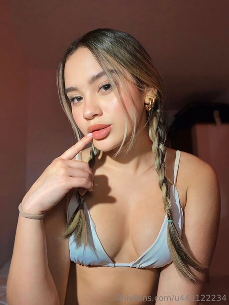 Sabrinasweeney エロティックモデル 写真