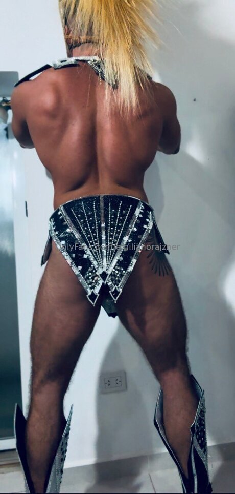 Emilianorajzner 裸のモデル 画像