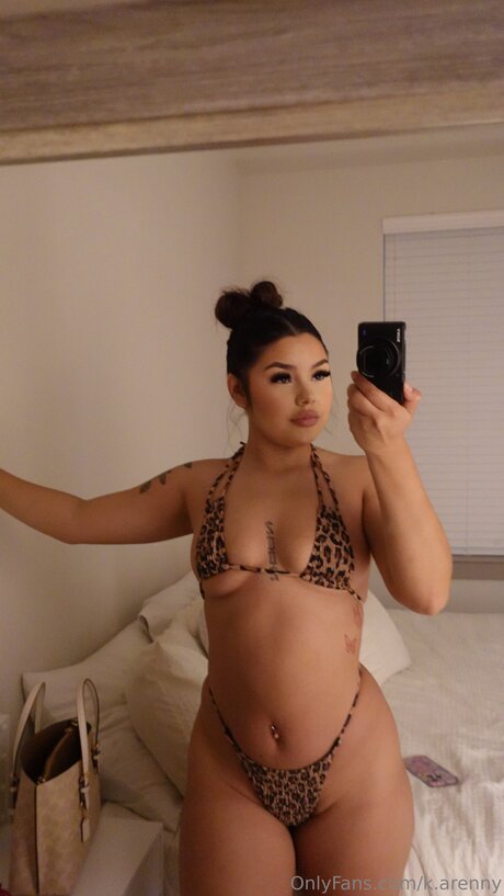 日本のお尻オンリーファンズ セクシーヌード 写真