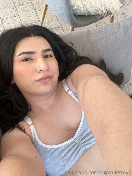 エモヌードオンリーファンズ ポルノグラフィック 写真