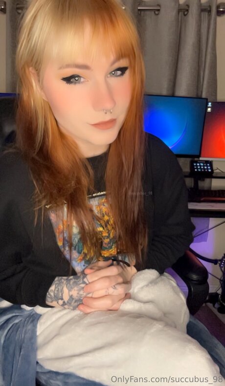 Succubus 98 スター ヌード 写真