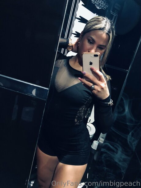 Imbigpeach 最高のモデル 写真