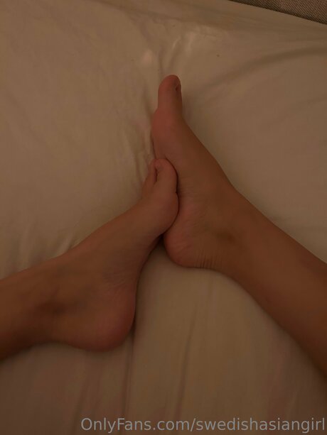 主観視点のアジア人オンリーファンズ ホットセックス 写真