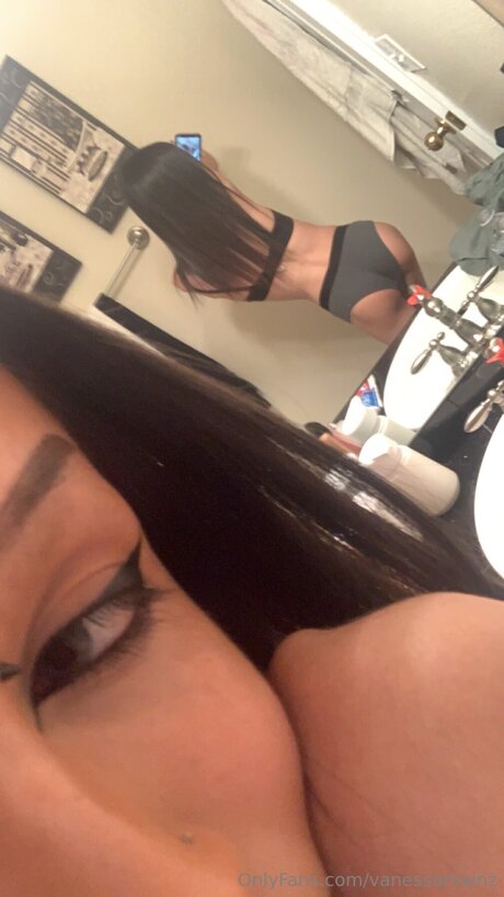 セクシーなアジア人オンリーファンズ 美しい 写真