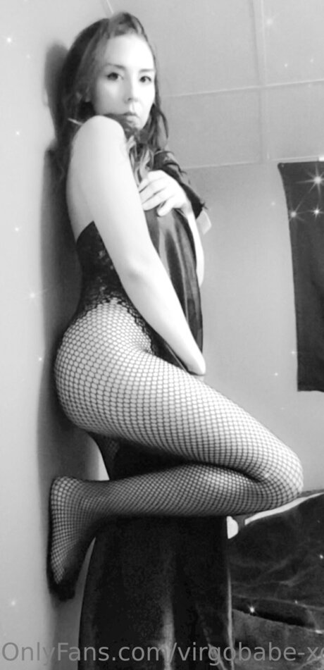 Virgobabe Xoxo 高品質のポルノスター 写真