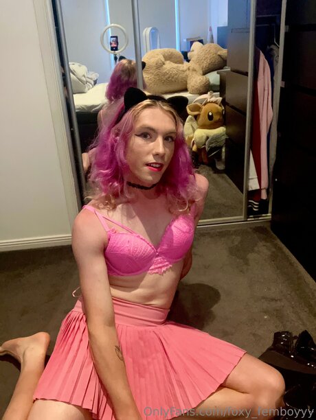 Foxy Femboyyy アダルトスター 写真