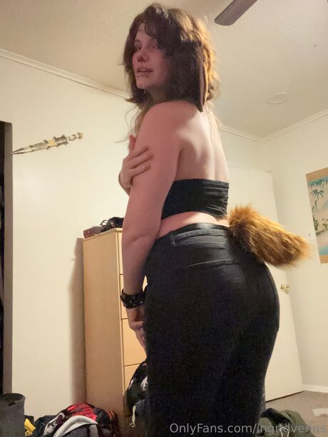 Ingridlazuli ポルノスター ホット 画像