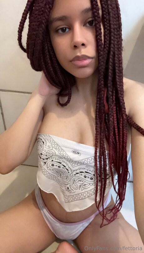 茶色の目のキティオンリーファンズ セクシーヌード 画像