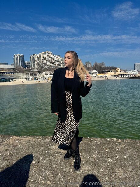 Sweet Adele18 高品質モデル 写真