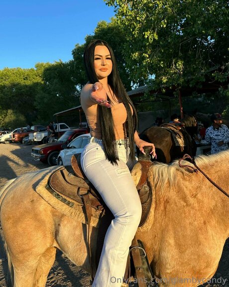 Glambycandy ポルノスター 写真