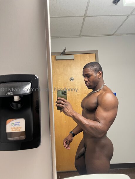 Tobias Himdonny ヌードモデル 画像