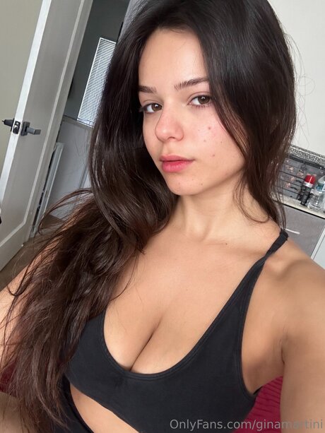 曲線美のラテン系オンリーファンズ 素敵 画像