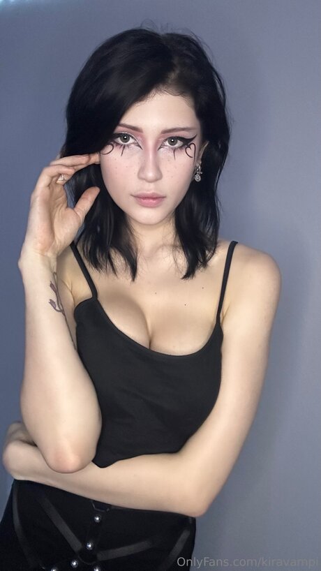 Kiravampi ヌード女優 ギャラリー