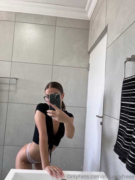 Mikaylafreee セクシーなスター 画像