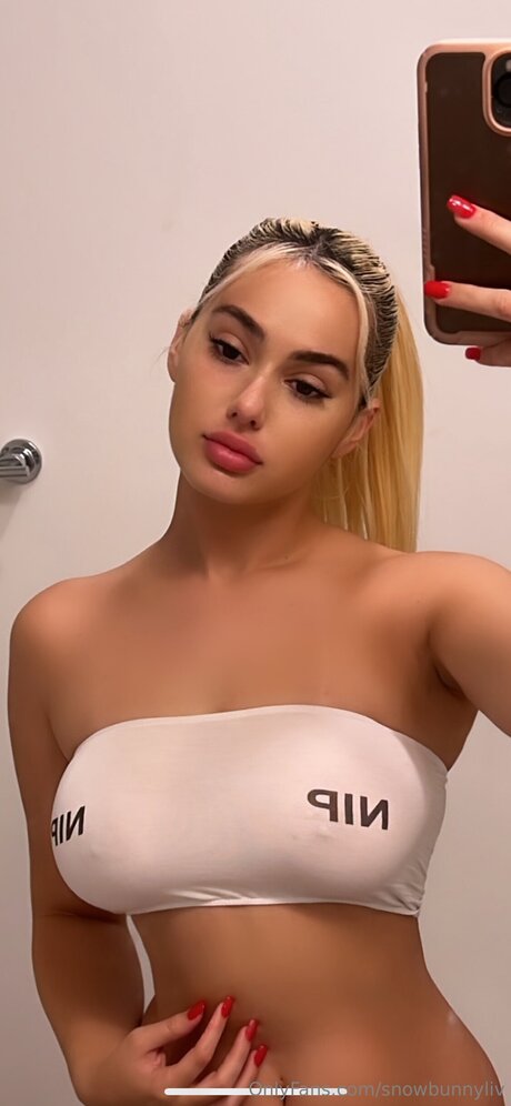 Oliviasnoww69 完璧なモデル 写真