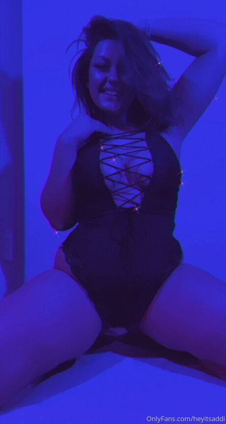 Heyitsaddi ポルノスター 写真