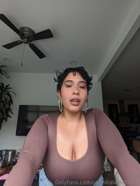 Canelitaladelbarrio 無料女優 写真