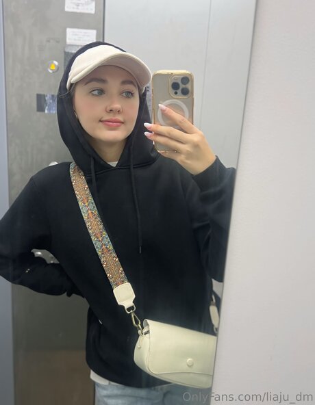 Liaju Dm セクシー女優 画像