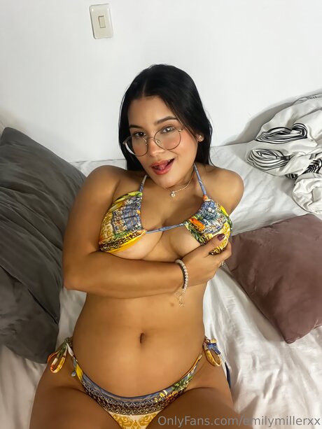 Emilymillerxx 裸のモデル 写真