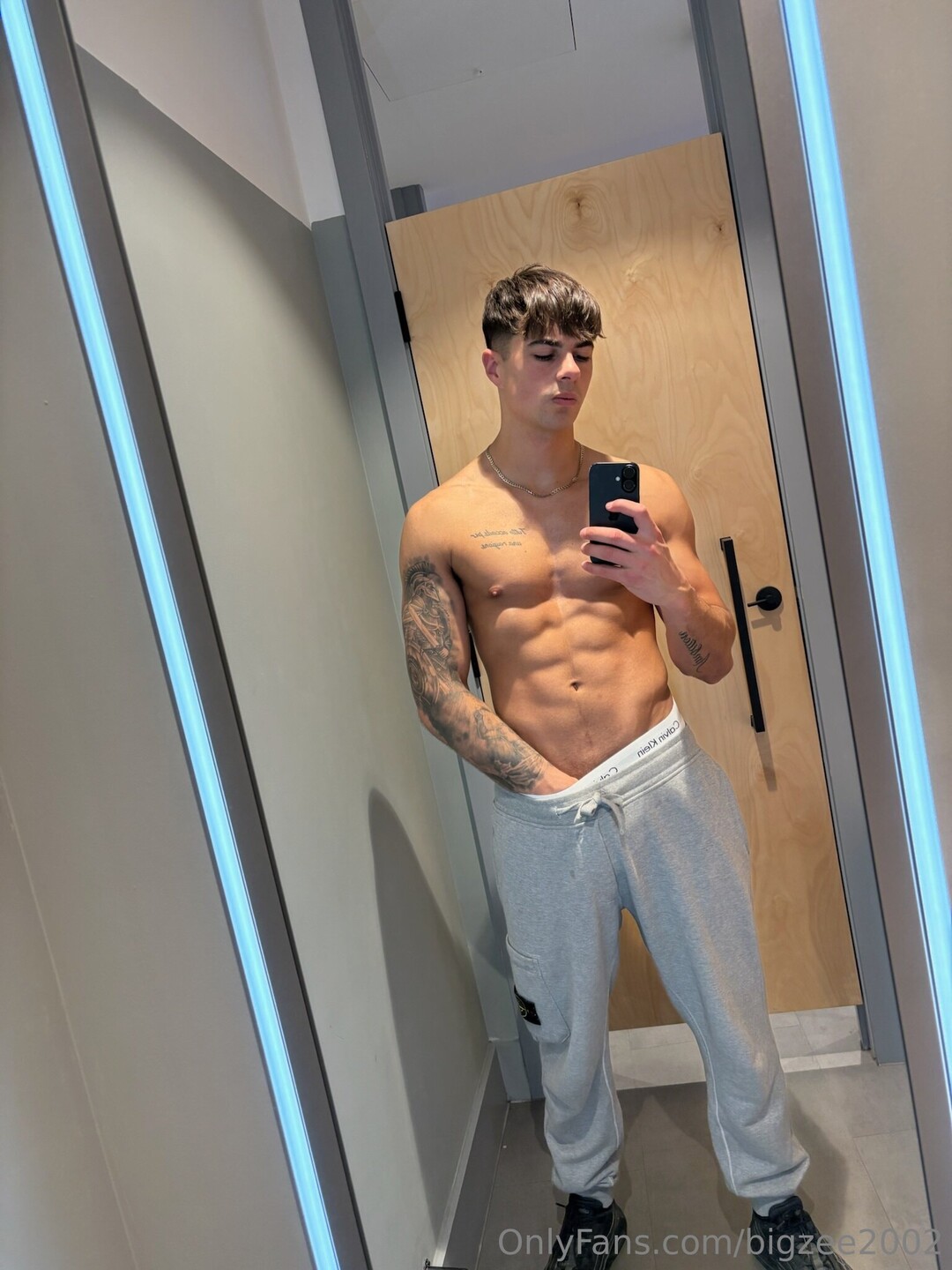 ビーチセックスオンリーファンズ パーフェクト 写真