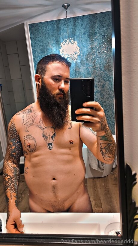 Beardeddadddy ポルノスター ヌード 写真