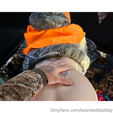 Beardeddadddy ポルノスター HD 写真