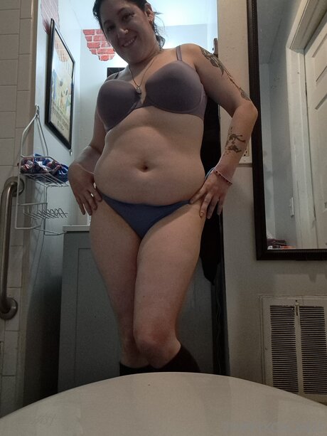 エボニーギルフオンリーファンズ アダルト 画像