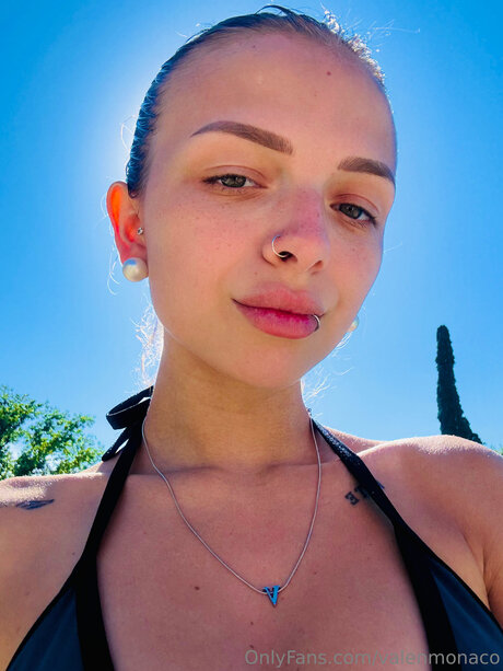 Valenmonaco セクシー女優 写真