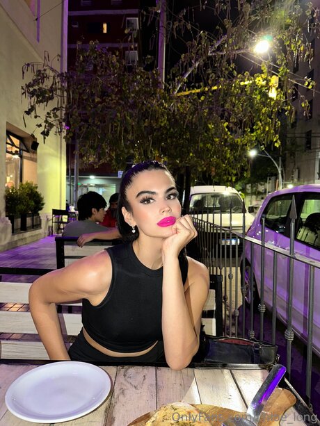 Chloe Long ヌード女優 画像