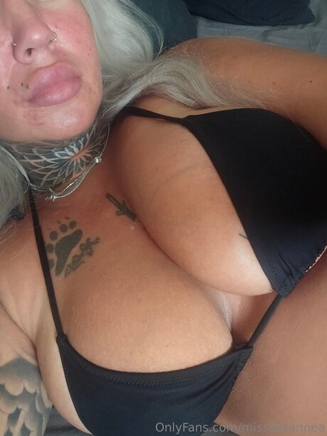 Inkdsusannea ホットなポルノスター 画像