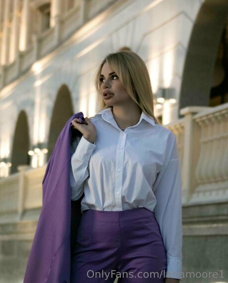 Lanamoore1 top profile image