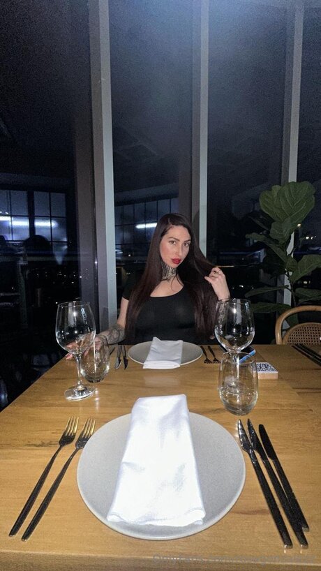 Rosagonzalezz ホットモデル 写真