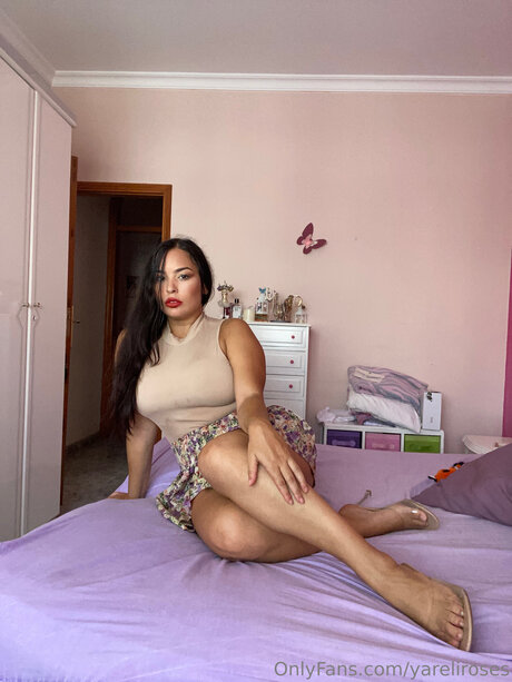 Yareliroses ヌードスター 写真