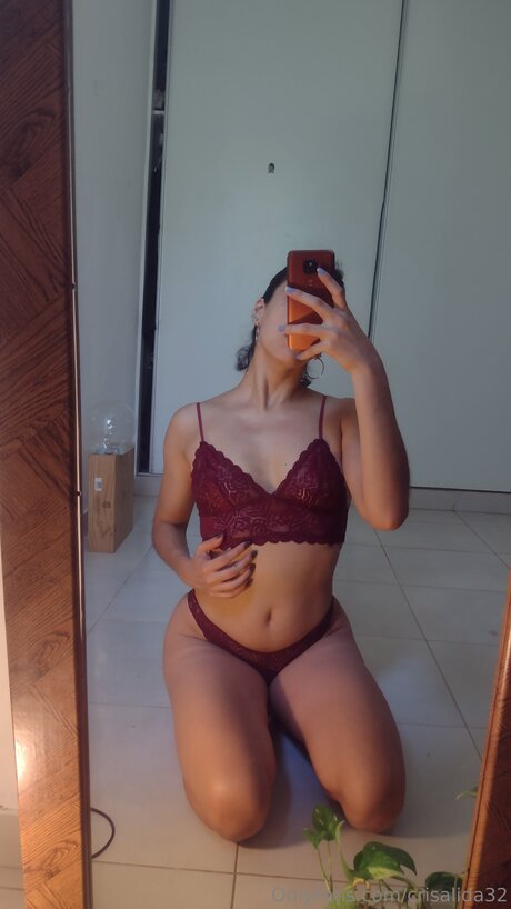 Crisalida32 アダルトスター 写真