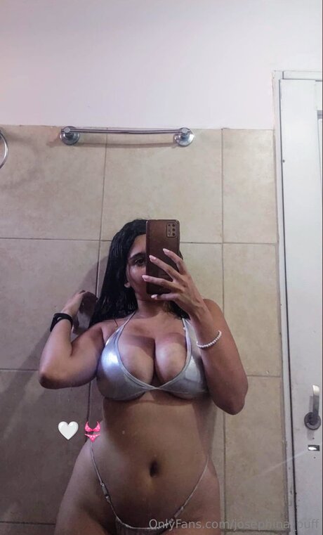 Josephina Puff ホットなスター 写真
