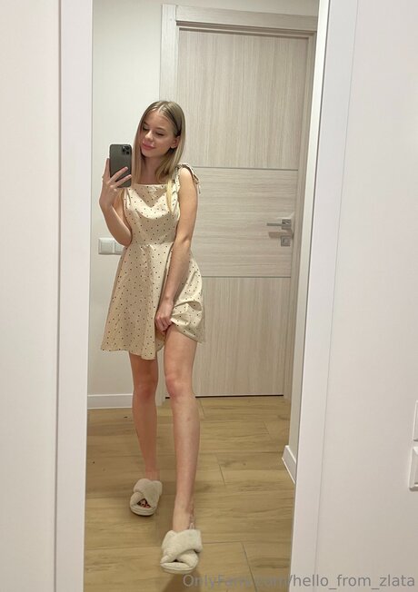 Hello From Zlata ヌードモデル 画像