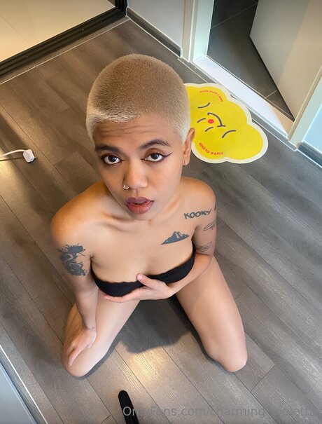 Charming Violetta ポルノスター セックス 写真