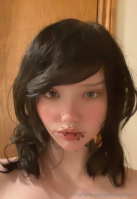 asmr 足 オンリーファンズ 裸 写真