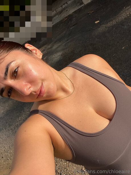 Chloeaire アート女優 画像