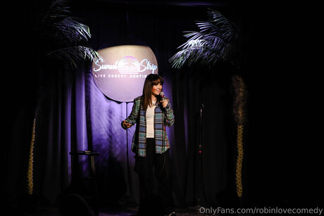 Robinlovecomedy ホットスター 写真