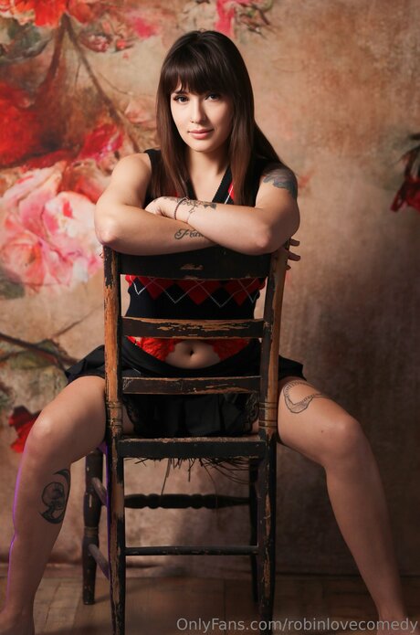 美しい黒檀のオンリーファンズ エロチック 写真