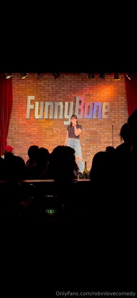 Robinlovecomedy アダルト女優 写真