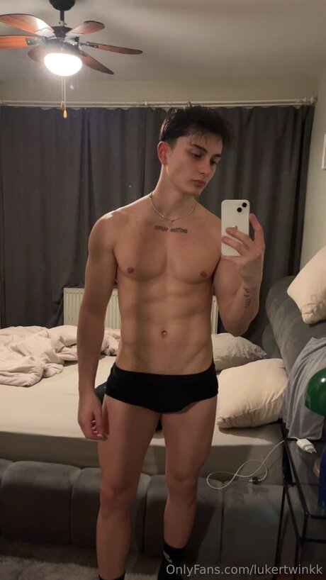 Lukertwinkk 女優 画像