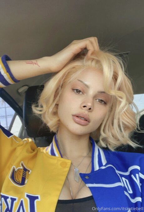 Itskatiebell 可愛いモデル 写真