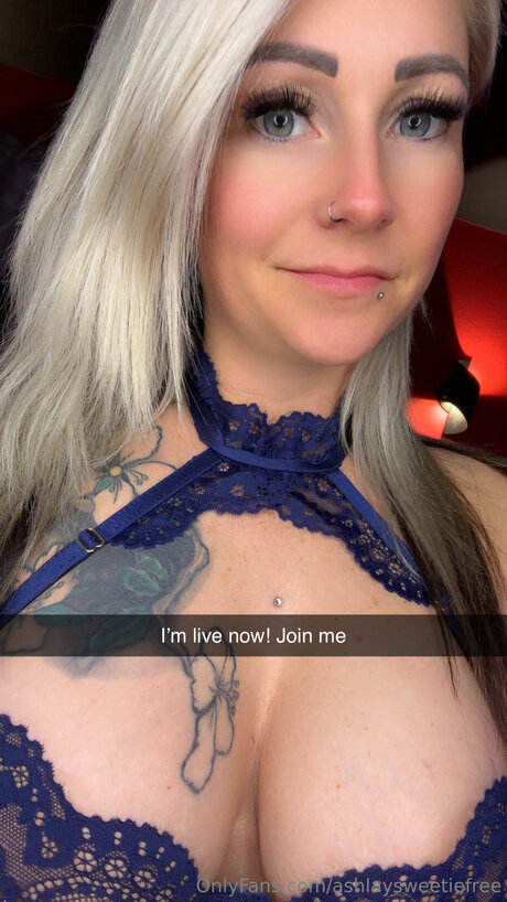 エモヌードオンリーファンズ ホットヌード 画像