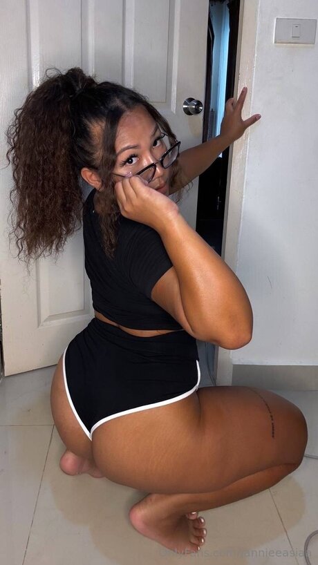 Jannieeasiaa アダルト女優 写真