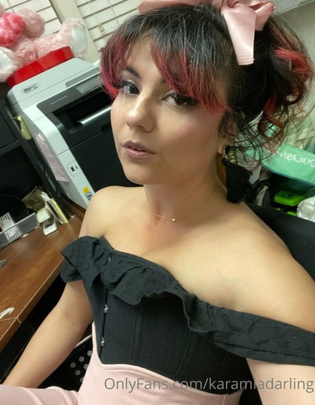 Karamia Darling アダルトモデル 写真