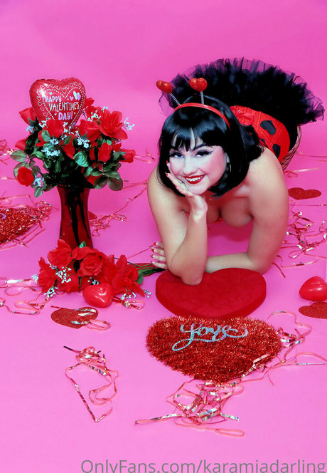 Karamia Darling ポルノスター 独占 画像