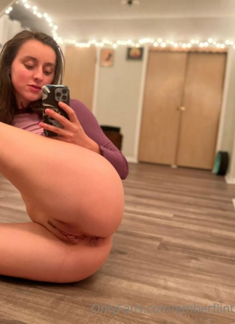 毛深い足のオンリーファンズ ポルノ ギャラリー